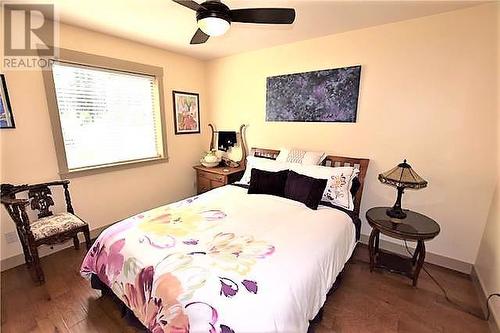 459 Ibis Avenue, Vernon, BC - Indoor Photo Showing Bedroom