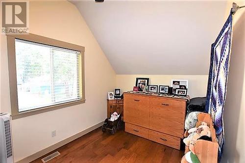 459 Ibis Avenue, Vernon, BC - Indoor Photo Showing Bedroom