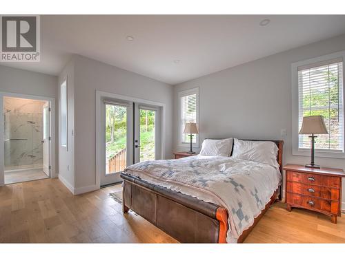 760 16 Street Se, Salmon Arm, BC - Indoor Photo Showing Bedroom