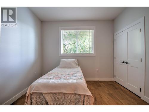 760 16 Street Se, Salmon Arm, BC - Indoor Photo Showing Bedroom