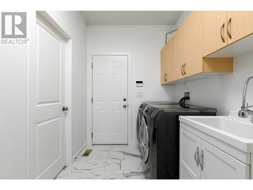 868 Arbor View Drive, Kelowna, BC - Indoor Photo Showing Laundry Room