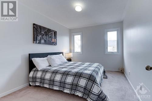 1st bedroom - 16 Roblyn Way, Ottawa, ON - Indoor Photo Showing Bedroom