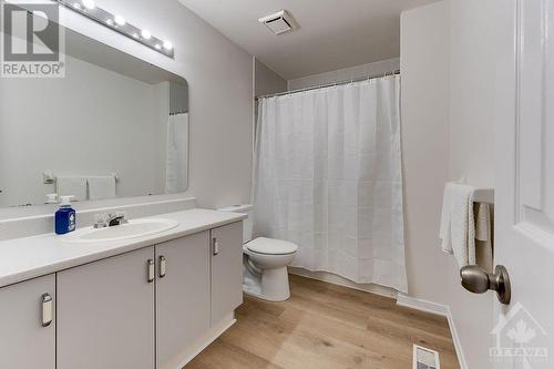 Main Bath - 16 Roblyn Way, Ottawa, ON - Indoor Photo Showing Bathroom