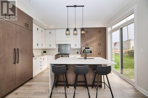 159 Starfire Crescent, Hamilton, ON - Indoor Photo Showing Kitchen
