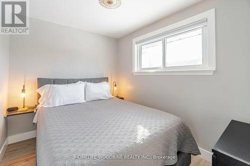107 Winchester Boulevard, Hamilton, ON - Indoor Photo Showing Bedroom