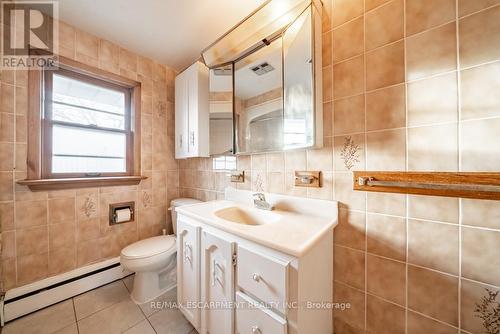 63 Deerhurst Road, Hamilton, ON - Indoor Photo Showing Bathroom