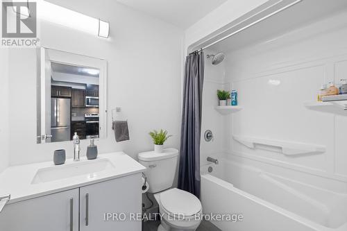1210 - 128 King Street N, Waterloo, ON - Indoor Photo Showing Bathroom
