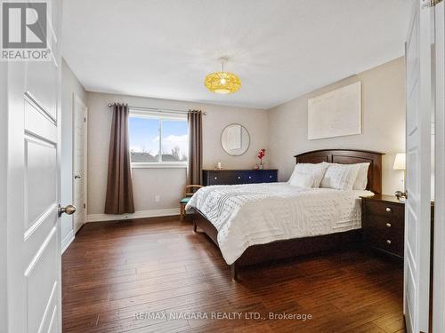 864 Burwell Street, Fort Erie, ON - Indoor Photo Showing Bedroom