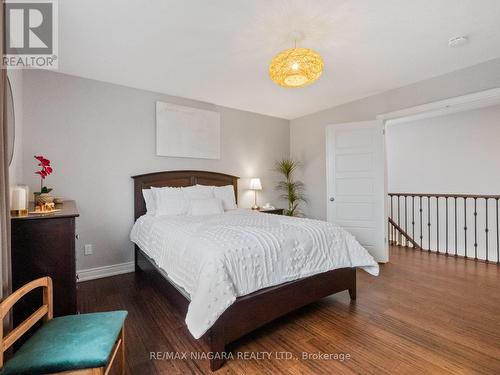 864 Burwell Street, Fort Erie, ON - Indoor Photo Showing Bedroom
