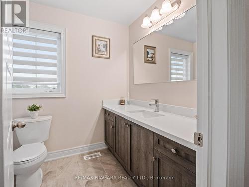 864 Burwell Street, Fort Erie, ON - Indoor Photo Showing Bathroom
