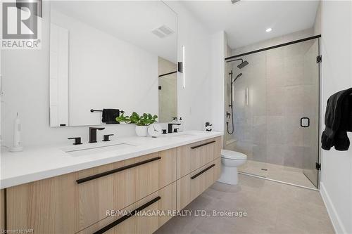 22 - 154 Port Robinson Road, Pelham, ON - Indoor Photo Showing Bathroom