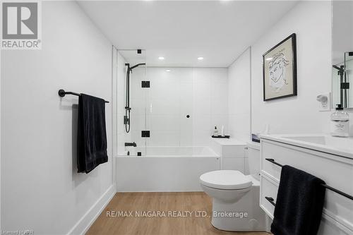 22 - 154 Port Robinson Road, Pelham, ON - Indoor Photo Showing Bathroom
