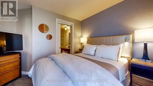 415 - 220 Gord Canning Drive, Blue Mountains, ON - Indoor Photo Showing Bedroom