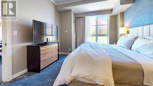 415 - 220 Gord Canning Drive, Blue Mountains, ON - Indoor Photo Showing Bedroom