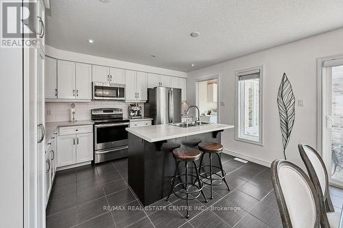 714 Victoria Road N, Guelph, ON - Indoor Photo Showing Kitchen