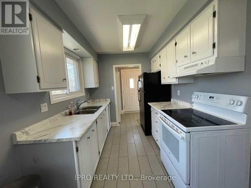 624 College Avenue W, Guelph, ON - Indoor Photo Showing Kitchen With Double Sink