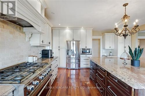 35 Clearview Heights, St. Catharines, ON - Indoor Photo Showing Kitchen With Upgraded Kitchen