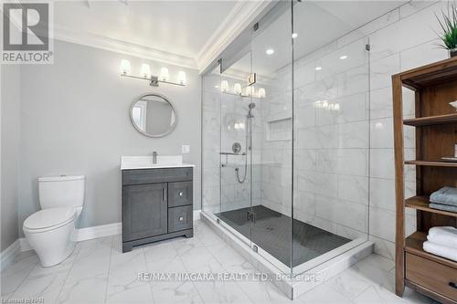 35 Clearview Heights, St. Catharines, ON - Indoor Photo Showing Bathroom