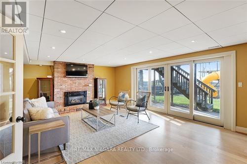 35 Clearview Heights, St. Catharines, ON - Indoor Photo Showing Other Room With Fireplace