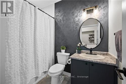 119 - 450 Dundas Street E, Hamilton, ON - Indoor Photo Showing Bathroom
