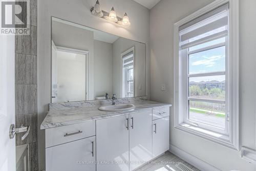 300 Forest Creek Drive, Kitchener, ON - Indoor Photo Showing Bathroom