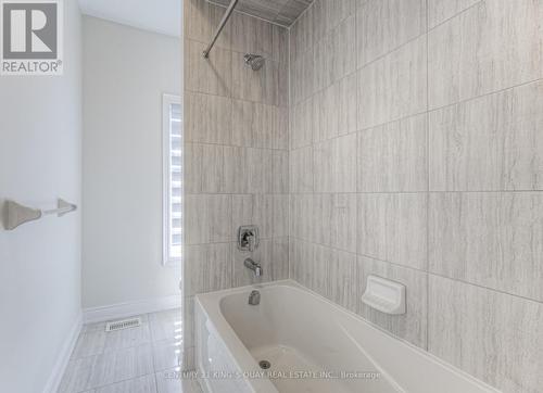 300 Forest Creek Drive, Kitchener, ON - Indoor Photo Showing Bathroom