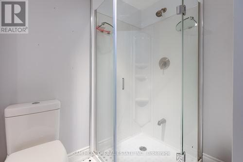 2315 Mount Forest Drive, Burlington, ON - Indoor Photo Showing Bathroom