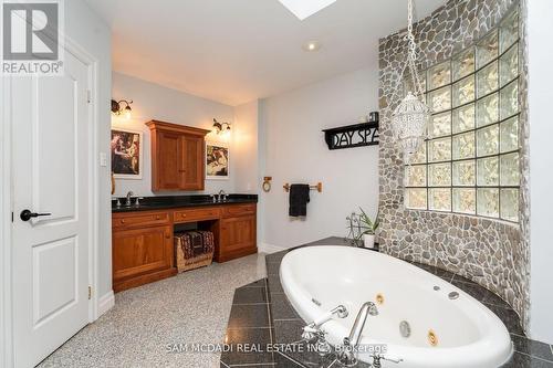 1500 Trenholme Drive, Mississauga, ON - Indoor Photo Showing Bathroom