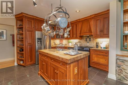 1500 Trenholme Drive, Mississauga, ON - Indoor Photo Showing Kitchen