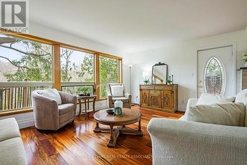 25 Tweedle Street, Halton Hills, ON - Indoor Photo Showing Living Room