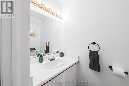 116 - 895 Maple Avenue, Burlington, ON - Indoor Photo Showing Bathroom