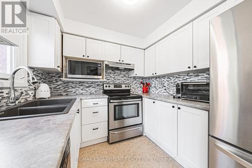 116 - 895 Maple Avenue, Burlington, ON - Indoor Photo Showing Kitchen With Double Sink With Upgraded Kitchen