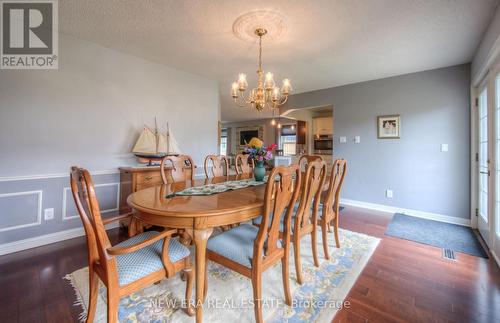 1246 Nathaniel Cres, Burlington, ON - Indoor Photo Showing Dining Room