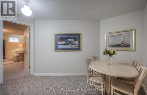 1246 Nathaniel Cres, Burlington, ON - Indoor Photo Showing Dining Room