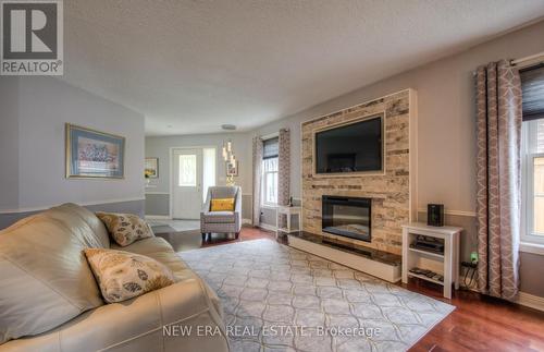 1246 Nathaniel Crescent, Burlington, ON - Indoor Photo Showing Living Room With Fireplace