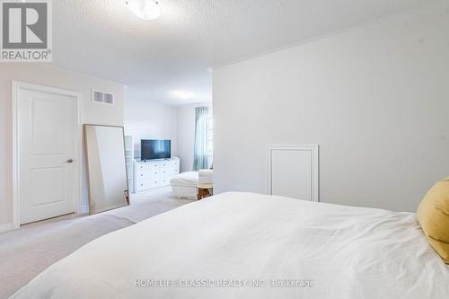18 Bluestone Crescent, Brampton, ON - Indoor Photo Showing Bedroom