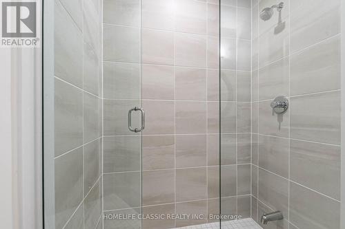 18 Bluestone Crescent, Brampton, ON - Indoor Photo Showing Bathroom