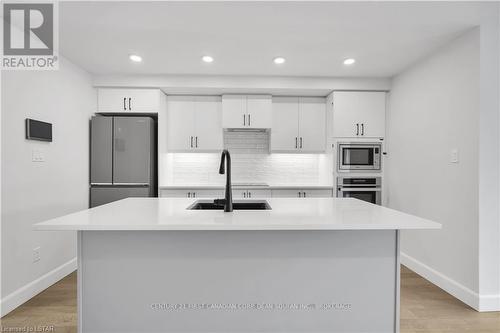 114 - 2082 Lumen Drive, London, ON - Indoor Photo Showing Kitchen With Upgraded Kitchen