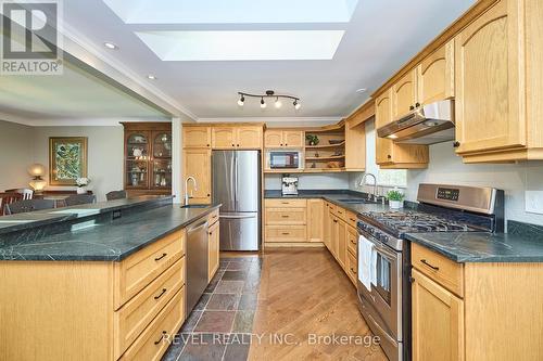 152 Merritt Road, Pelham, ON - Indoor Photo Showing Kitchen