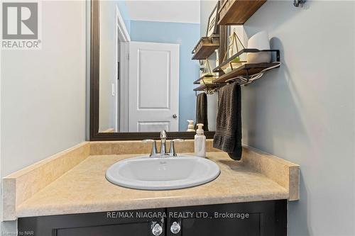 74 Chicory Crescent, St. Catharines, ON - Indoor Photo Showing Bathroom