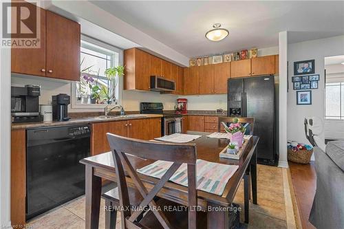 74 Chicory Crescent, St. Catharines, ON - Indoor Photo Showing Kitchen