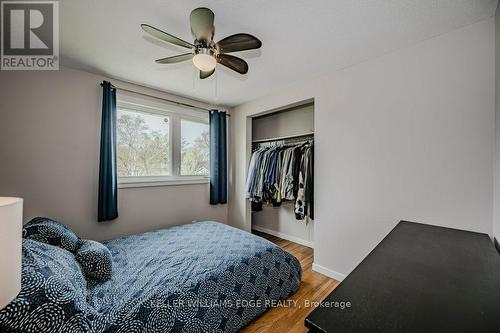 4026 Flemish Dr, Burlington, ON - Indoor Photo Showing Bedroom
