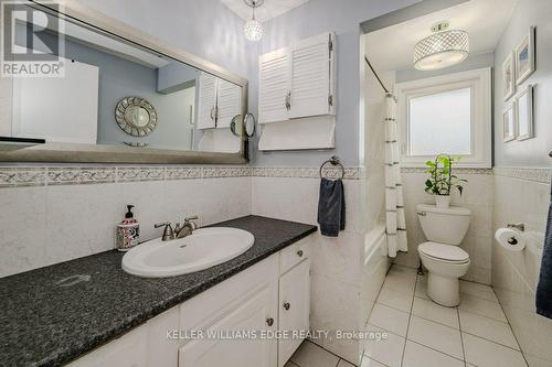 4026 Flemish Dr, Burlington, ON - Indoor Photo Showing Bathroom