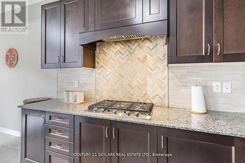 15 Ingleside Road, Brampton (Credit Valley), ON - Indoor Photo Showing Kitchen With Upgraded Kitchen