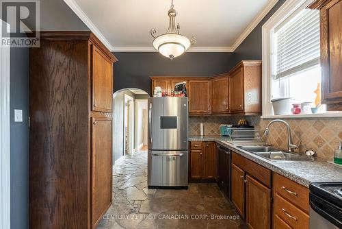 56 Riverview Avenue, London, ON - Indoor Photo Showing Kitchen With Double Sink