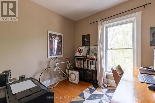 56 Riverview Avenue, London, ON - Indoor Photo Showing Office