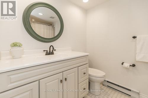 212 - 110 Fairway Court, Blue Mountains, ON - Indoor Photo Showing Bathroom