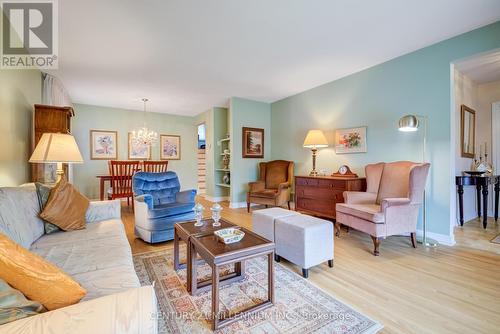 40 Alderway Avenue, Brampton, ON - Indoor Photo Showing Living Room