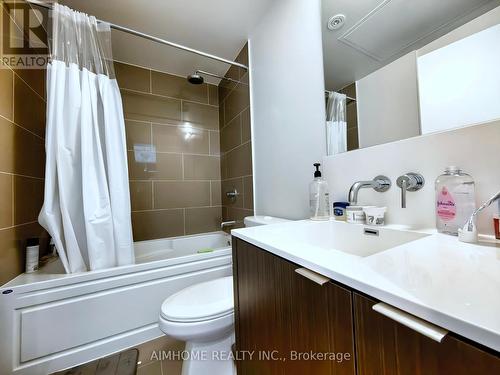 2501 - 88 Harbour Street, Toronto, ON - Indoor Photo Showing Bathroom