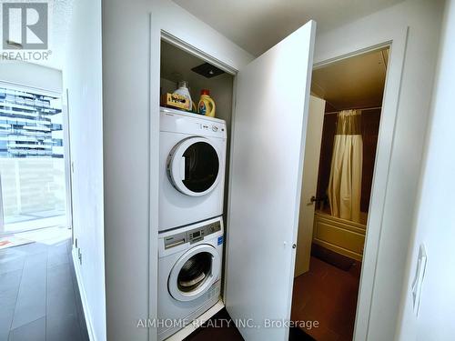 2501 - 88 Harbour Street, Toronto, ON - Indoor Photo Showing Laundry Room